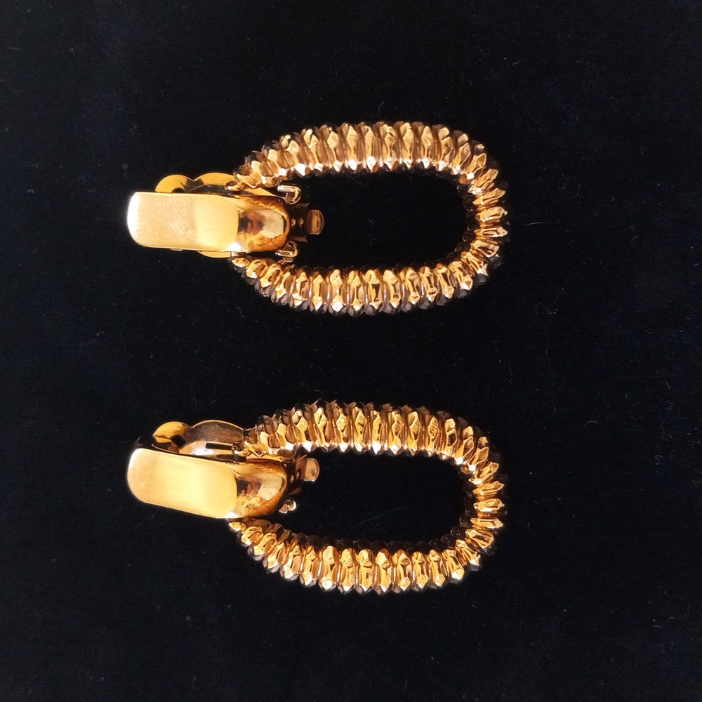 ST JOHN Vintage Gold-Tone Hoop Earrings